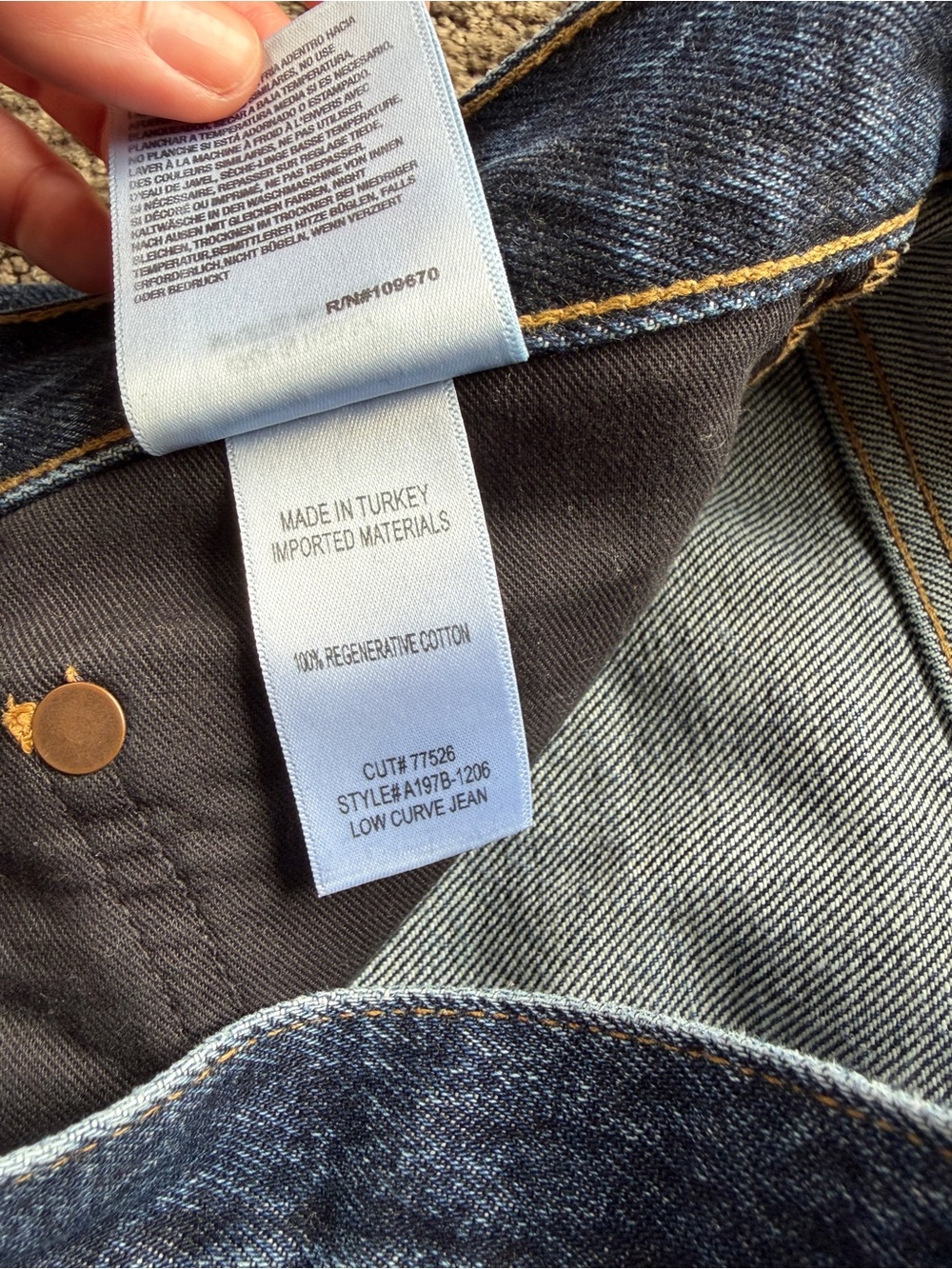 Agolde Low Curve Jean in Pendulum - Picture 7 of 11